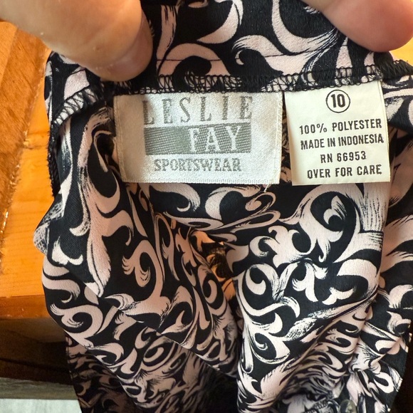 Vintage Y2K Leslie Fay Pink & Black geometric print midi skirt w pearl button 10 - Picture 6 of 6